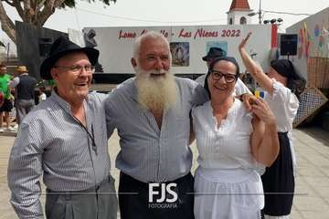  La chiquillería se purifica contra la pandemia en Lomo Magullo/Francisco Javier Santana.